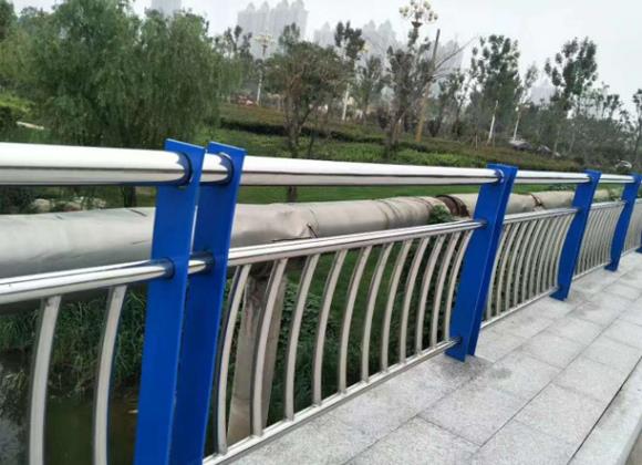 鋅鋼組裝式護(hù)欄的應(yīng)用和工藝